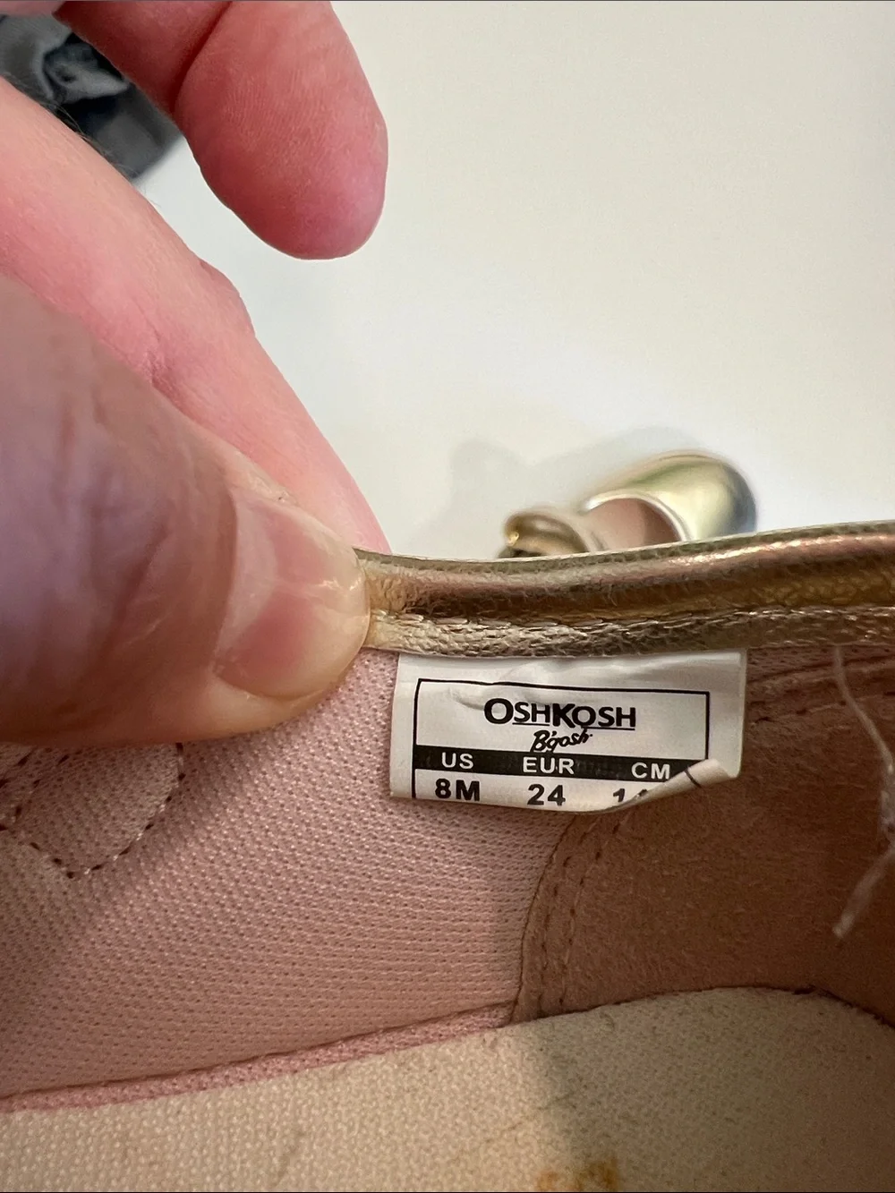 Oshkosh B’Gosh - toddler 8, Metallic Gold Mary Jane Shoes - Classic Strap